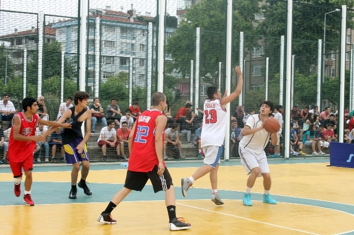 Yalova\'da Basketbol Şöleni