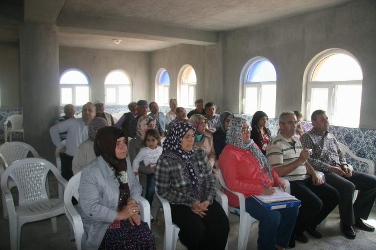 Afyonkarahisar\'da Tavuk Çiftliklerini İstemeyen Mahalleli Eyleme Hazırlanıyor