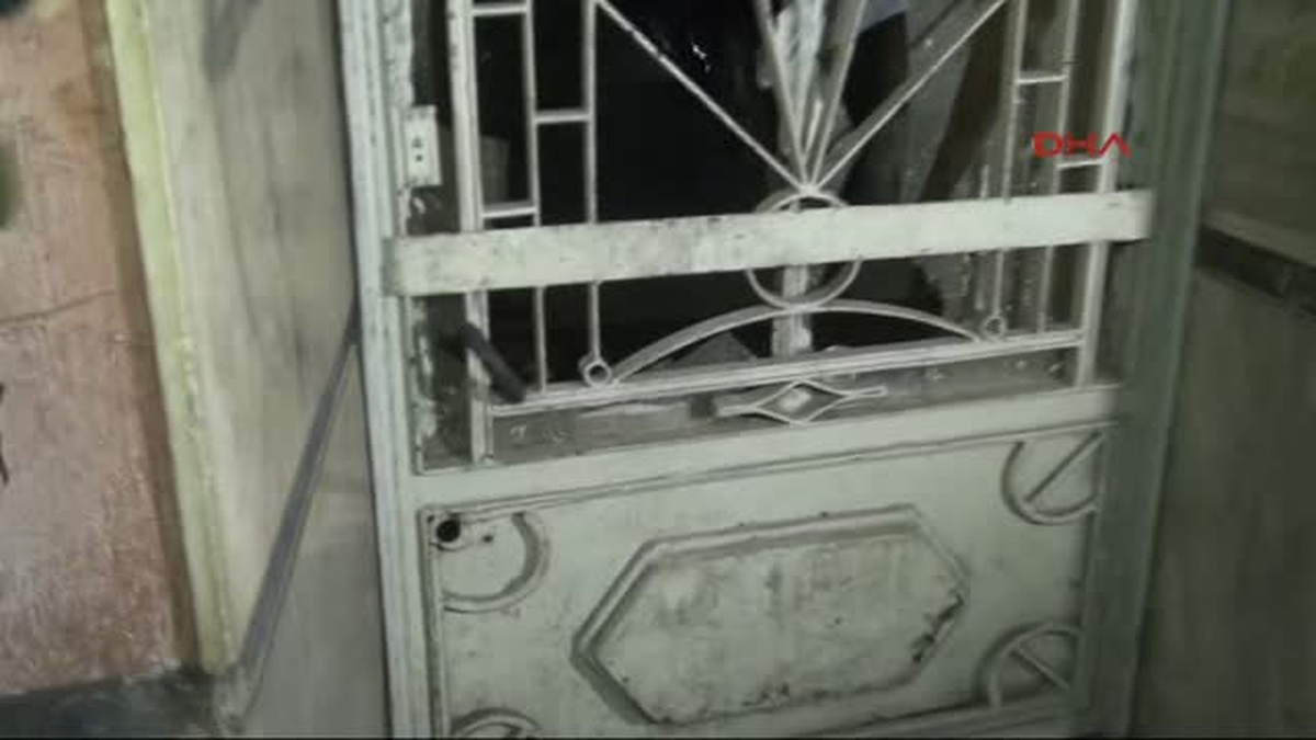Apartmanın Kapısı Kilitlenince, Binada Oturanlar Mahsur Kaldı