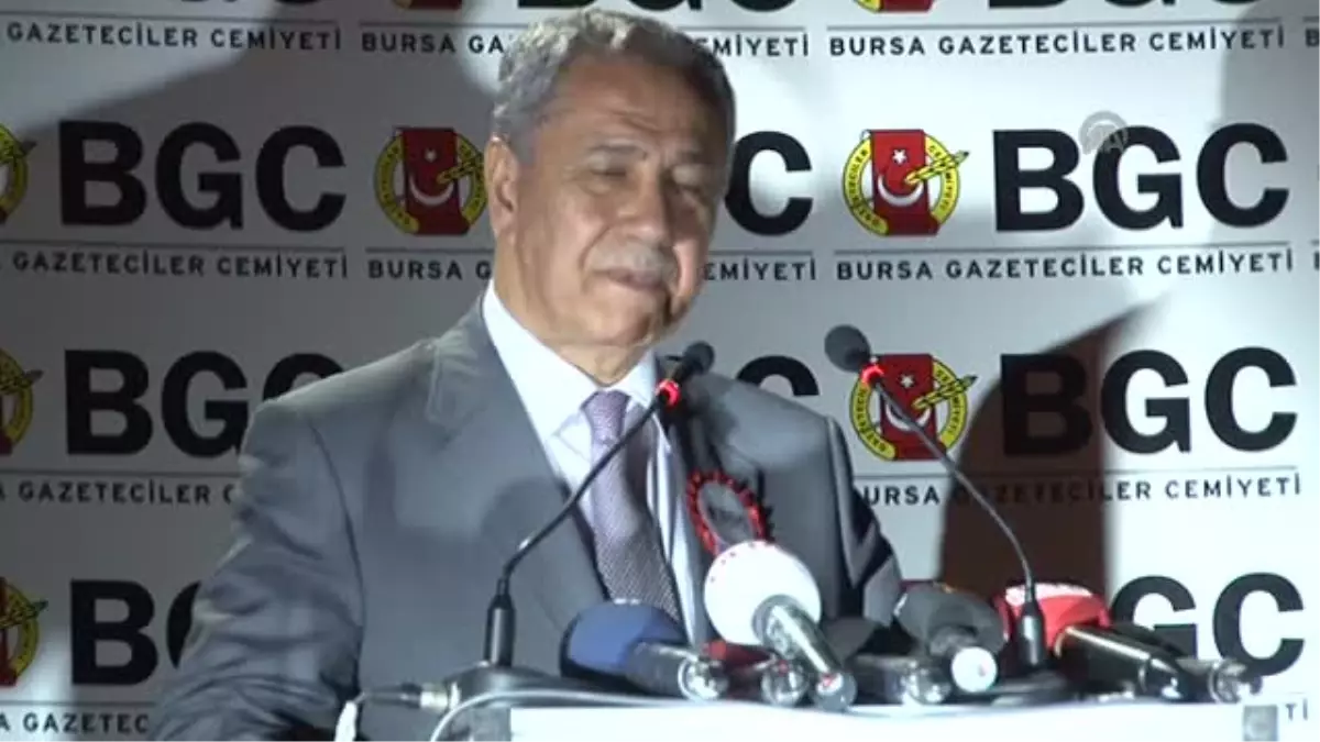 Arınç: "Gazetecilik basın mesleği, demokrasinin olmazsa olmazı" -