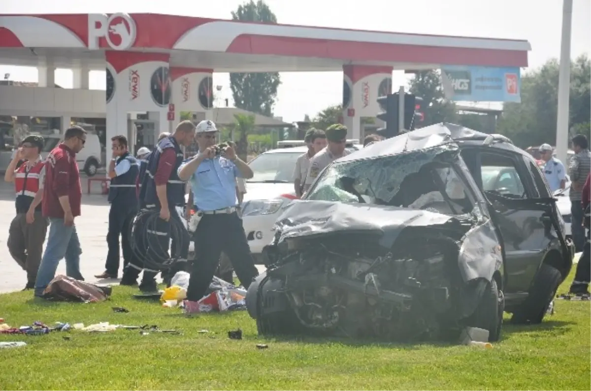 Balıkesir\'de Trafik Kazası: 6 Yaralı