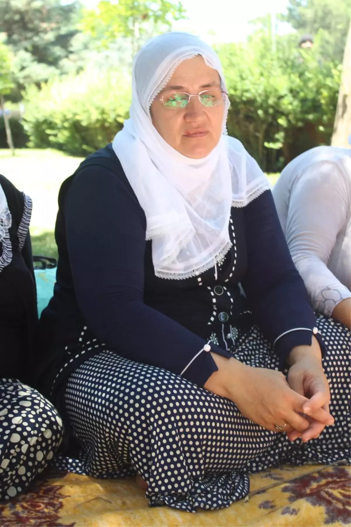 Diyarbakır\'da Bir Grup Kadının Başlattığı Oturma Eylemi