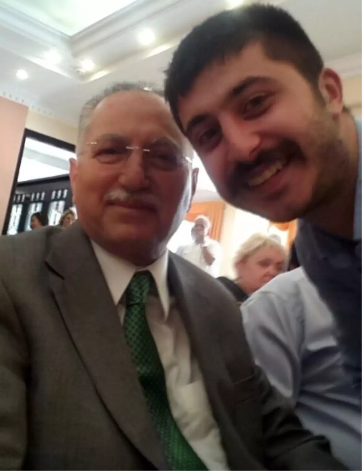 Ekmeleddin İhsanoğlu\'ndan İlk Selfie