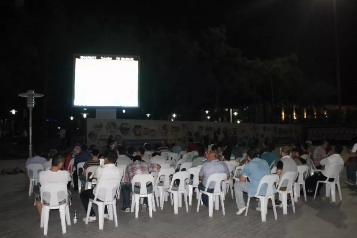 Gebze Meydanında Dünya Kupası Heyecanı