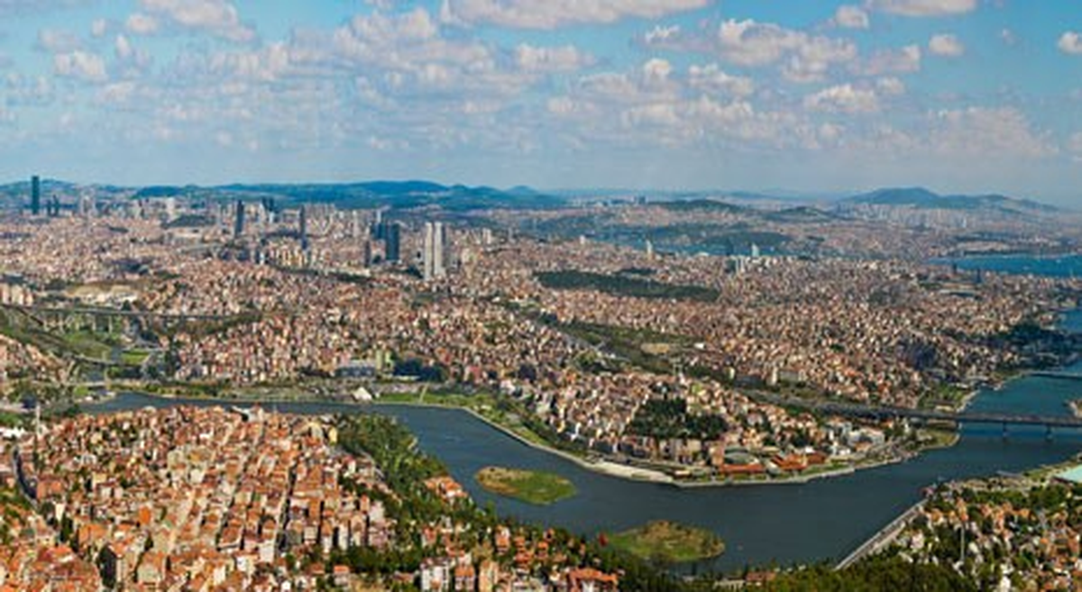 Haliç\'e Yüzer İskeleler Geliyor