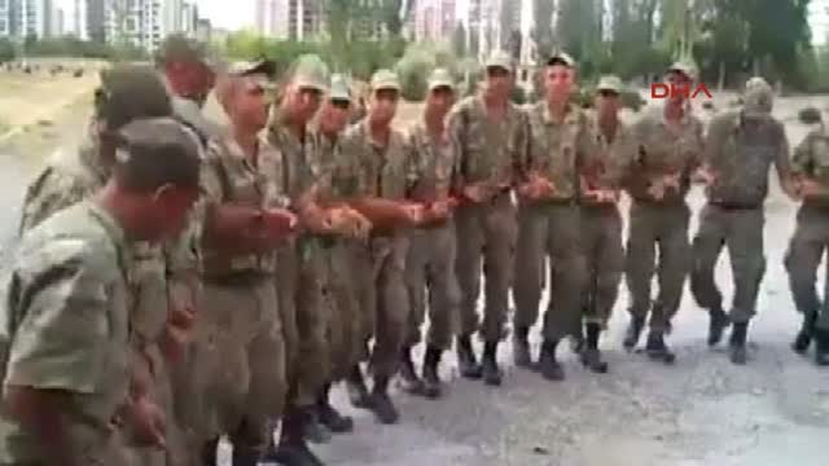 Kışlada PKK Marşı Söyleyen Askerlere Çifte Soruşturma Açıldı