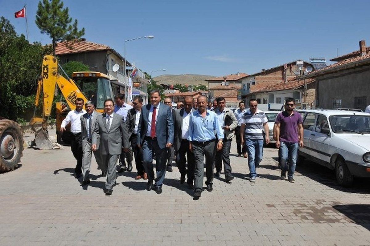 Malatya Büyükşehir Belediye Başkanı Ahmet Çakır, Akçadağ\'ı Ziyaret Etti