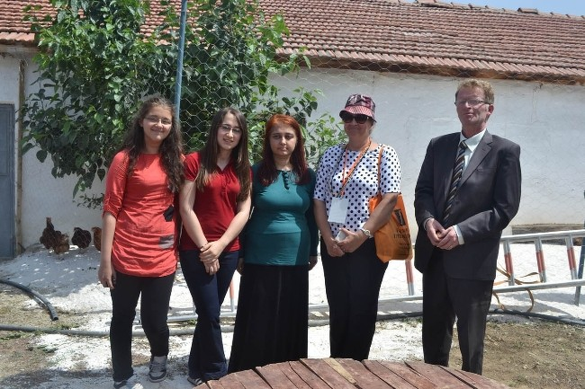 Manisa\'nın İlk Organik Yumurta Tesisini Gezdiler