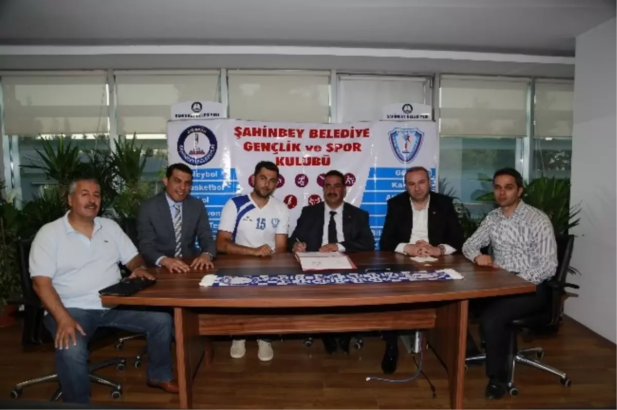 Şahinbey Voleybol Takımına Galatasaray\'dan Oyuncu Transferi