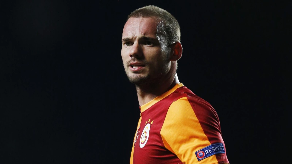Sneijder 14 Bavulla Manchester\'a Gitti