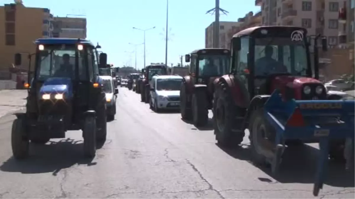 Silopi\'de çiftçilerin yol kapatma eylemi -