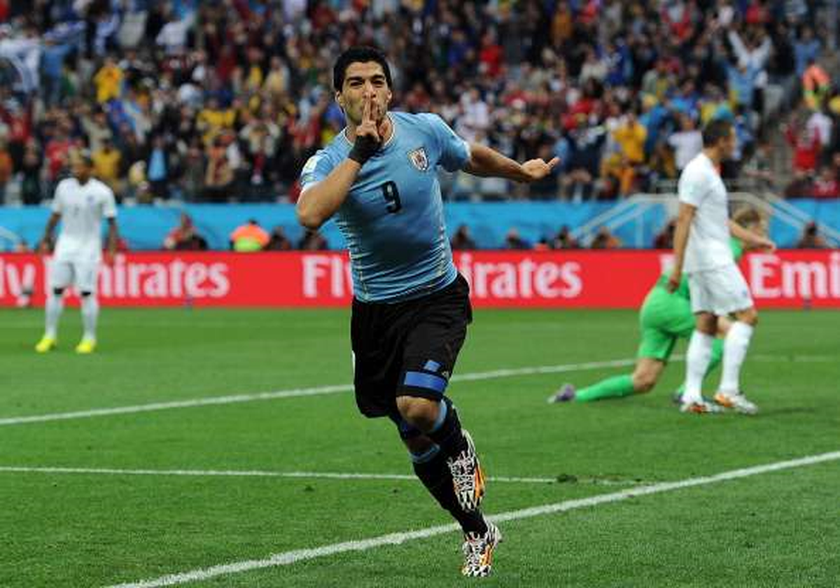 Suarez\'in Fendi İngiltere\'yi Yendi: 2-1