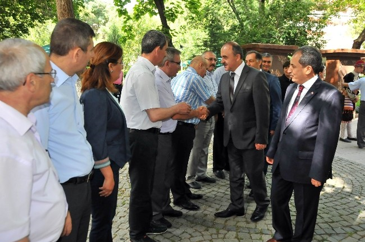 Vali Erol\'dan Başkan Akkaya\'ya Ziyaret