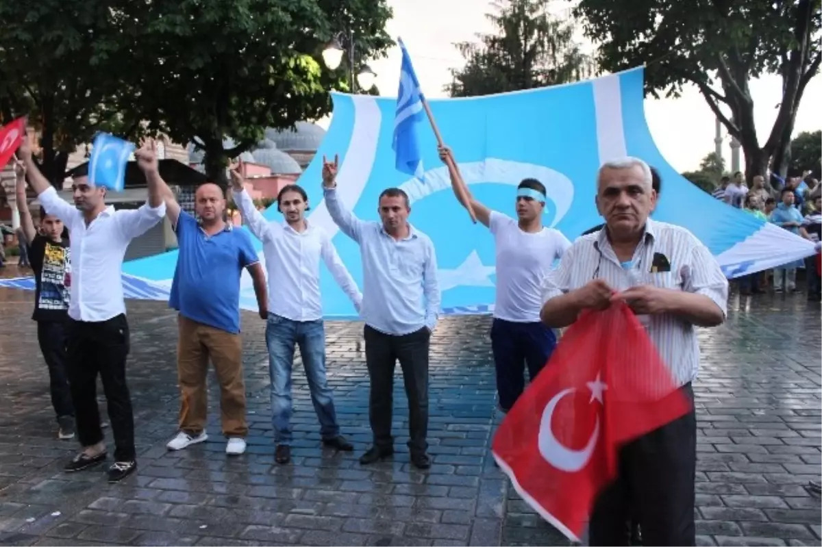 Yağmur Altında "Kerkük" Protestosu