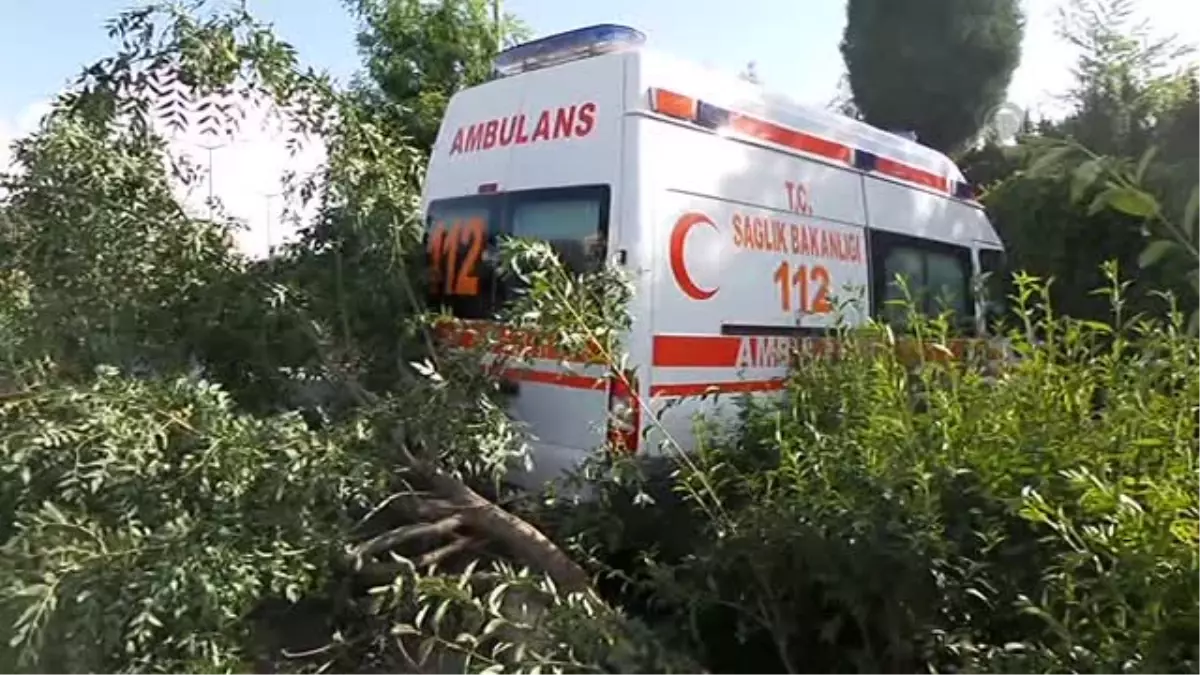 Ambulans kaza yaptı -