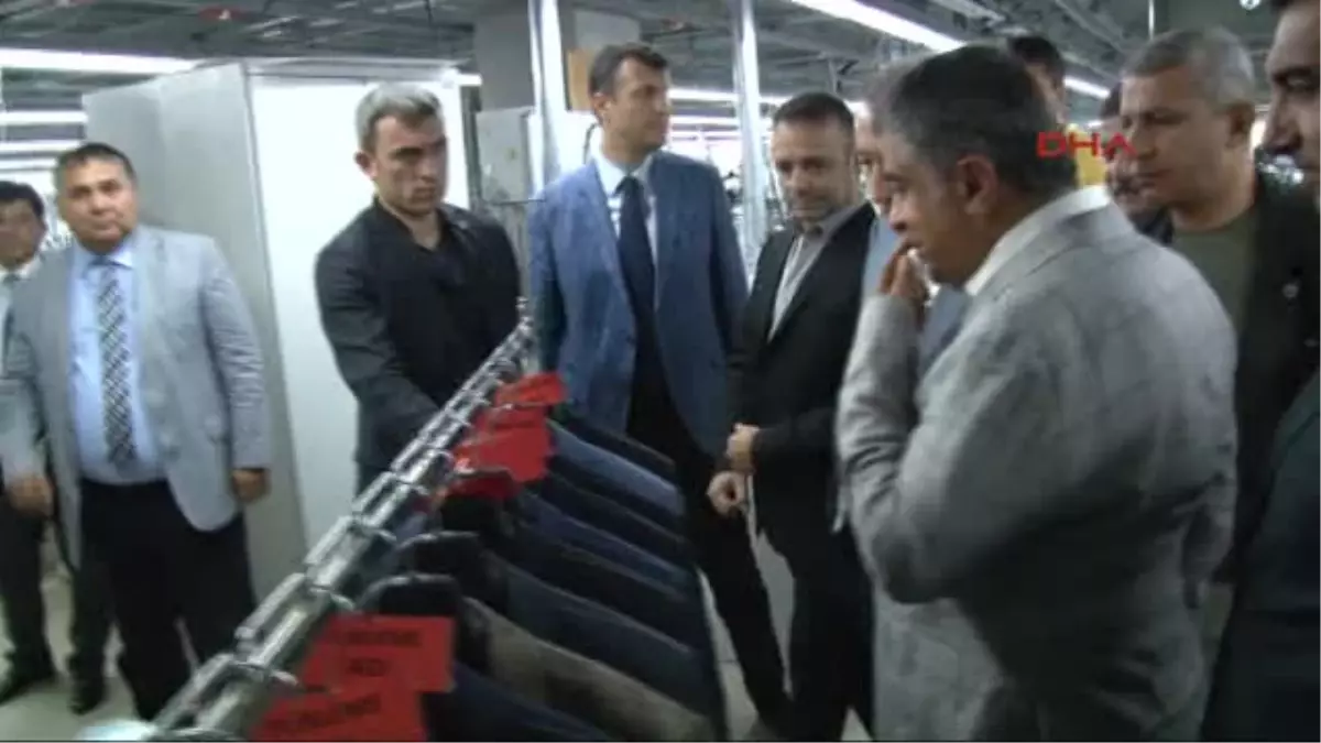 Bakan Eker Fabrika Gezdi, Kebapçı Açtı