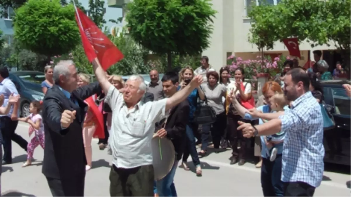 Balyoz Davasından Tahliye Olan Albay Çiftetelli Oynadı