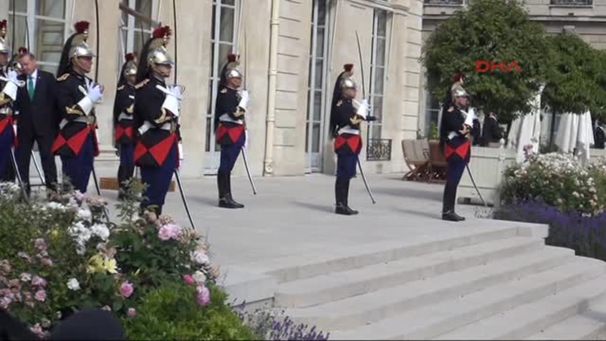 Başbakan, Cumhurbaşkanı Hollande ile Bir Araya Geldi