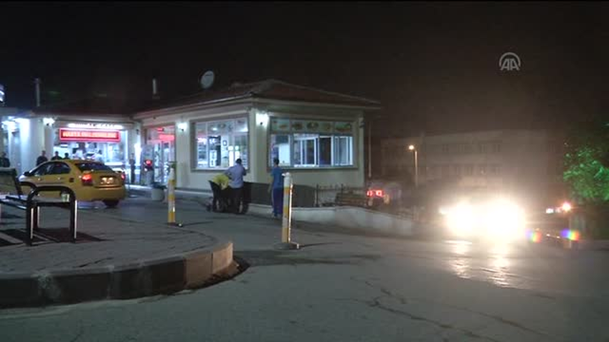 "Böcek" operasyonu - Gözaltına alınan 11 emniyet mensubundan biri rahatsızlandı -