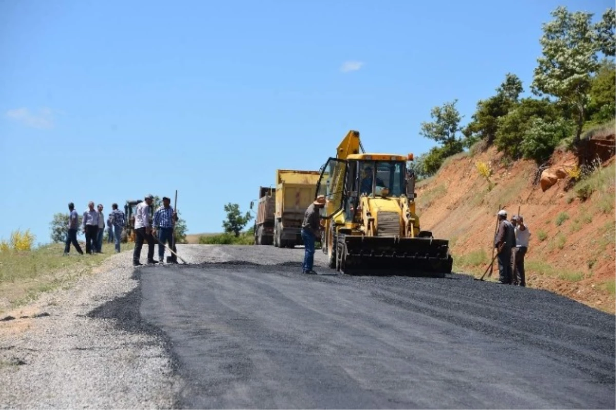 Doğanşehir\'de Yol Bakım-Onarım Çalışması