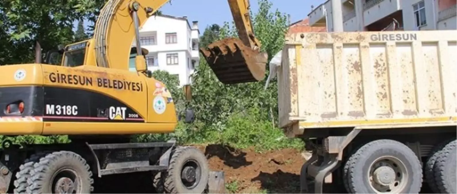 Giresun Belediyesi Yol Açma Çalışmaları Gerçekleştiriyor