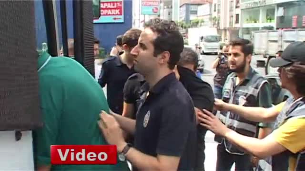 İranlı Turizmci, Sahte Pasaport Şebekesi Lideri Çıktı