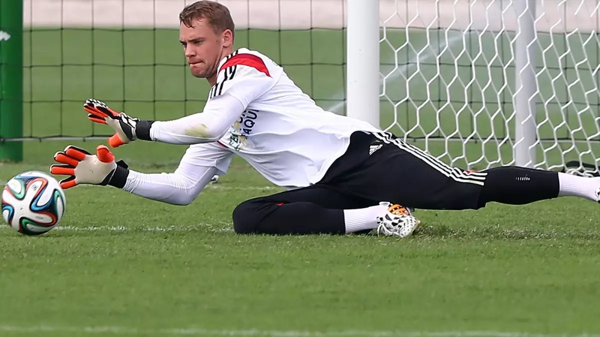 Neuer, Gana Maçında Oyanayabilecek