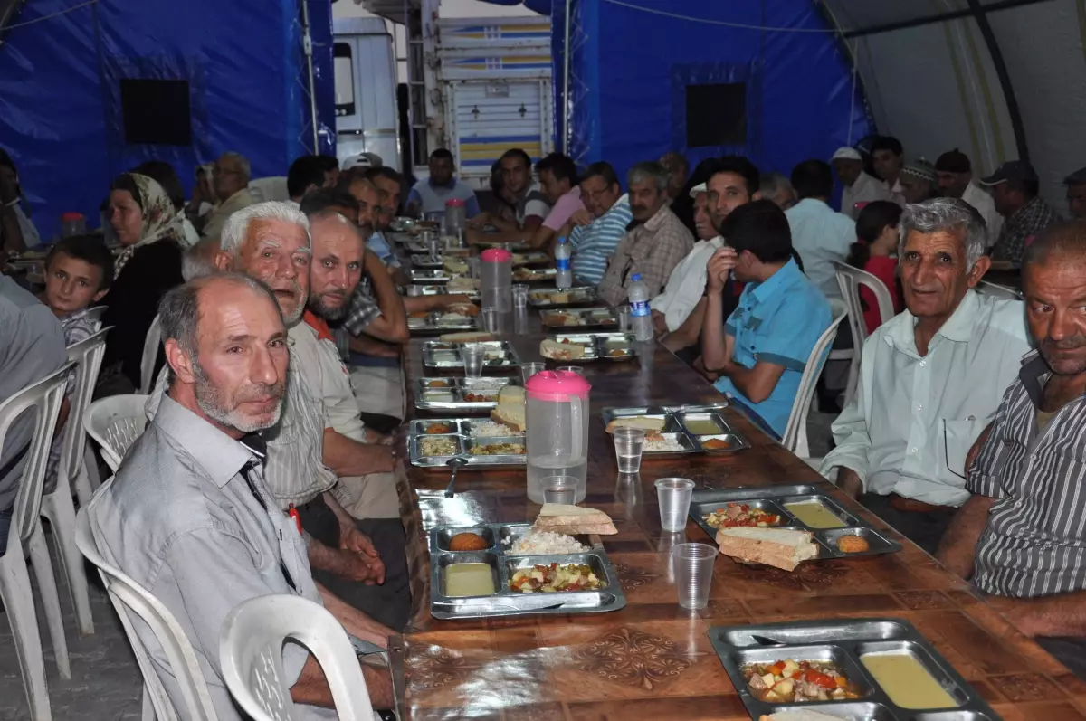 Salihli Ticaret ve Sanayi Odasından Her Gün 750 Kişiye İftar