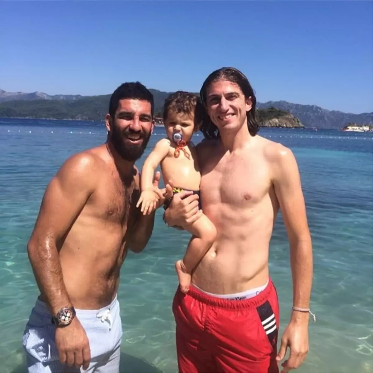 Arda Turan ve Takım Arkadaşı Filipe Luis Marmaris\'te Tatilde