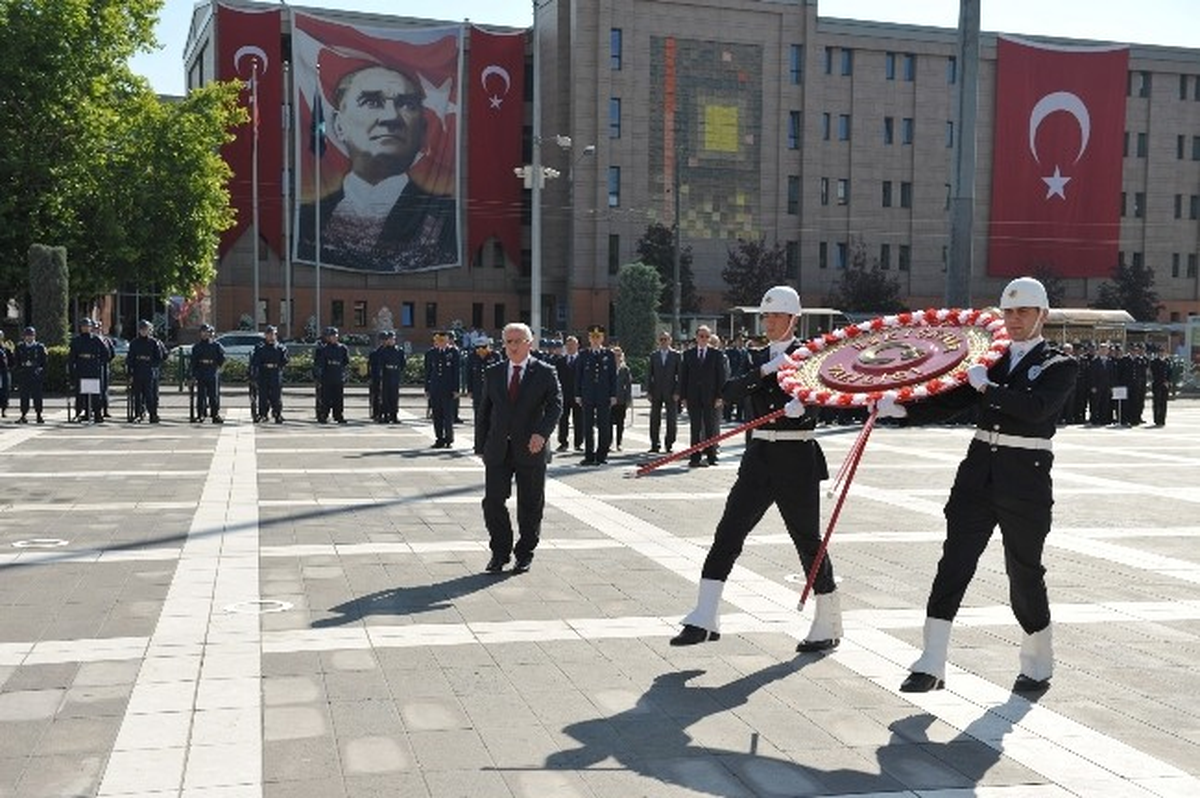 Atatürk\'ün Eskişehir\'e Gelişinin 94\'ncü Yılı Kutlandı