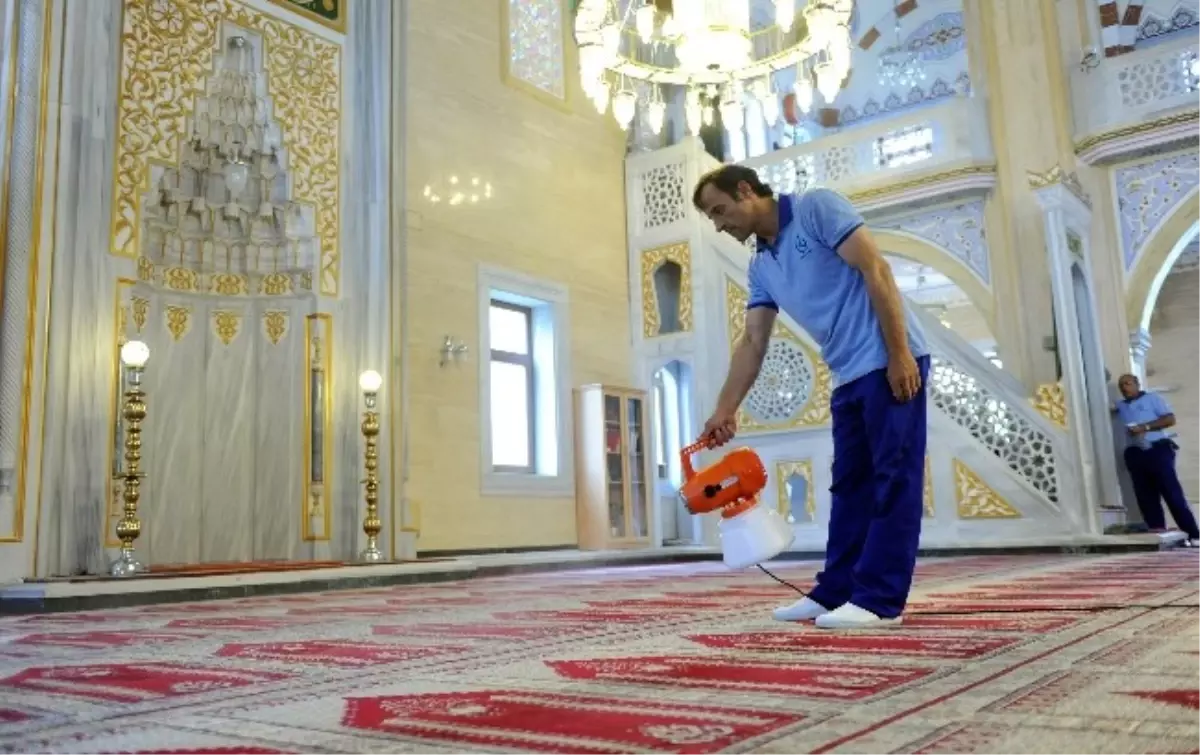 Bağcılar\'da Camiler Ramazan\'da Gül Kokacak