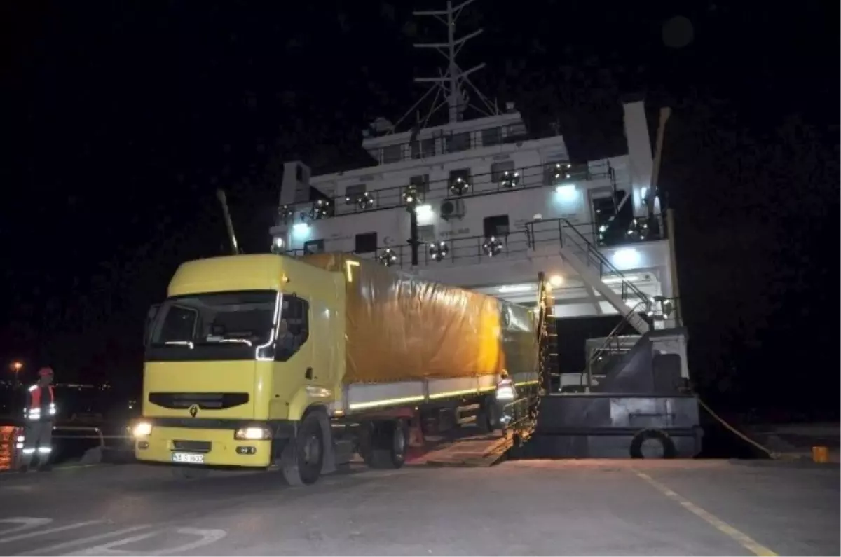 Bandırma Limanı\'ndan Her Gün 650 Tır Geçiş Yapıyor
