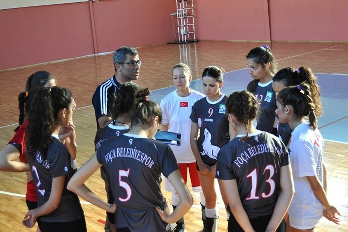Bayan Voleybolcular 2. Oldu
