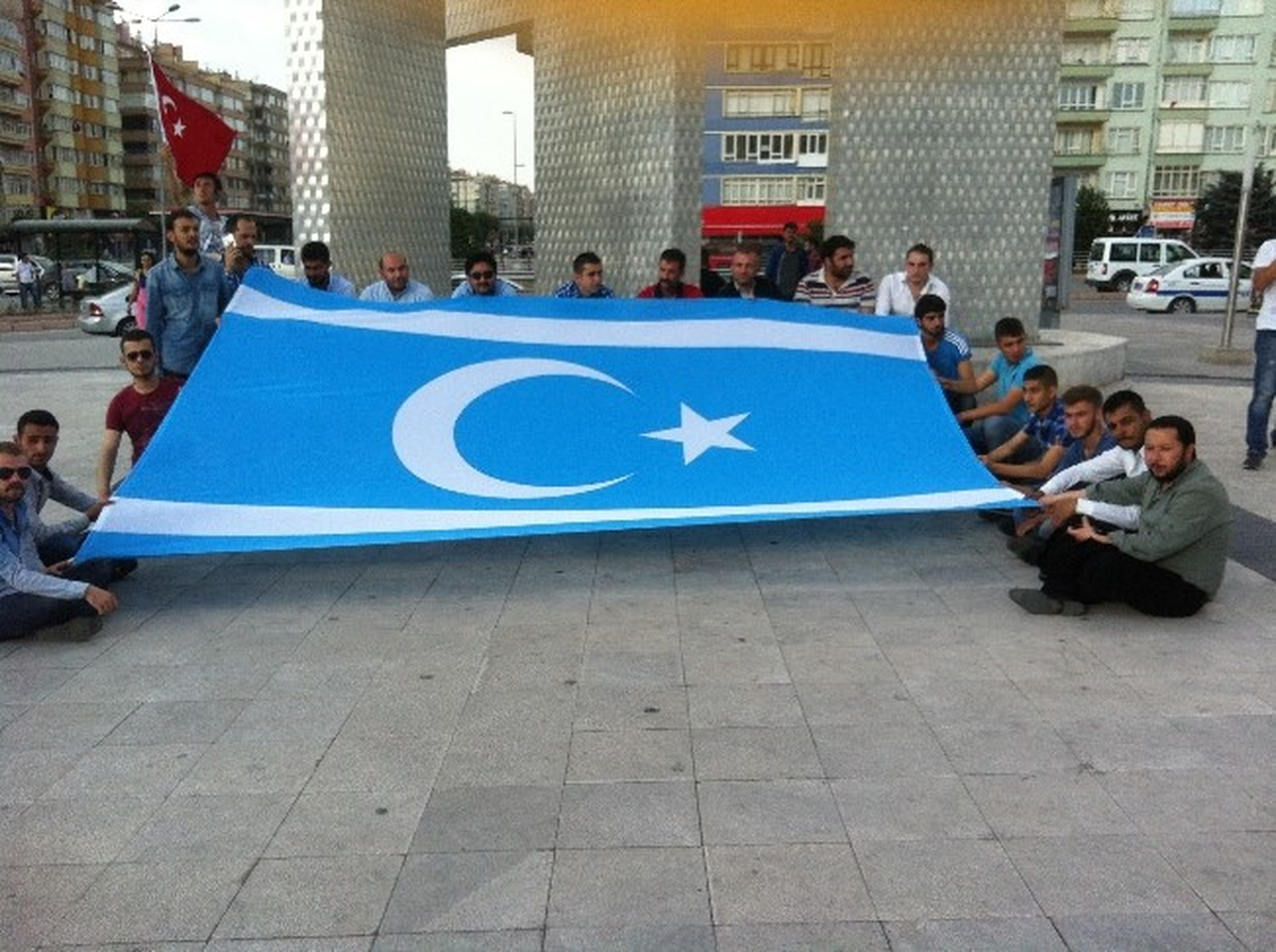 Doğu Türkistanlılardan Türkmenlere Destek