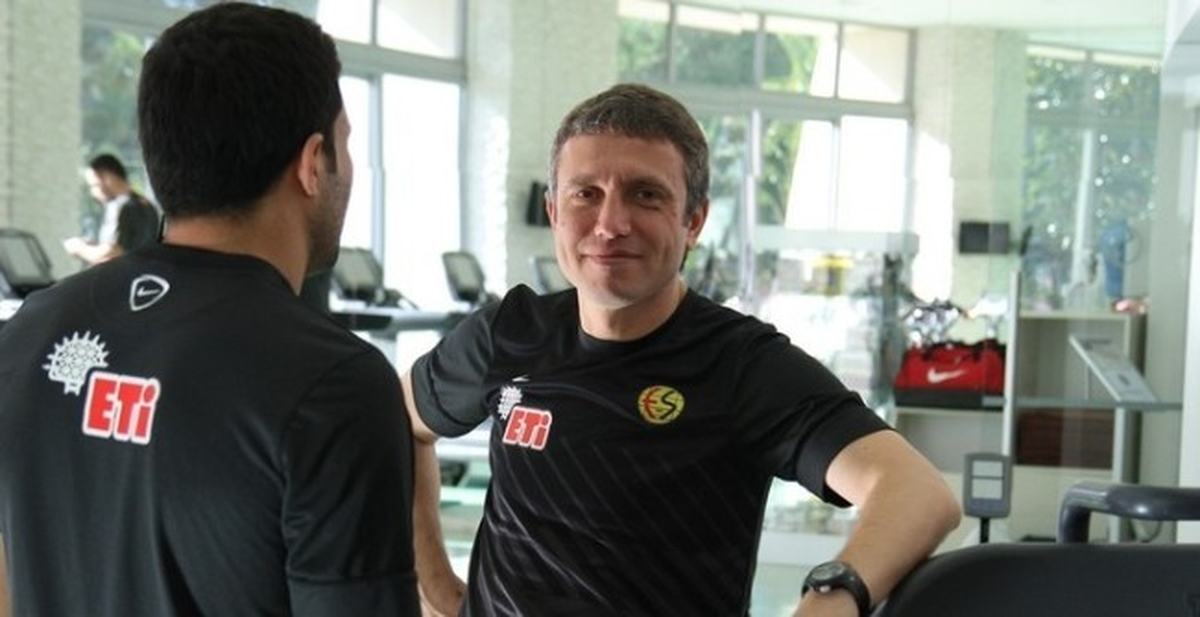 Eskişehirspor, Yardımcı Antrenörü Topçu ile Yollarını Ayırdı