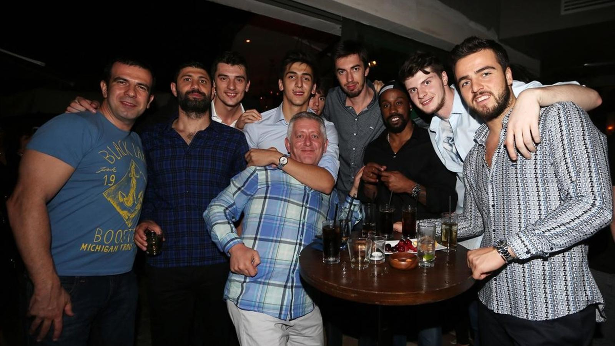 Fenerbahçeli Oyunculara Sürpriz Konuk