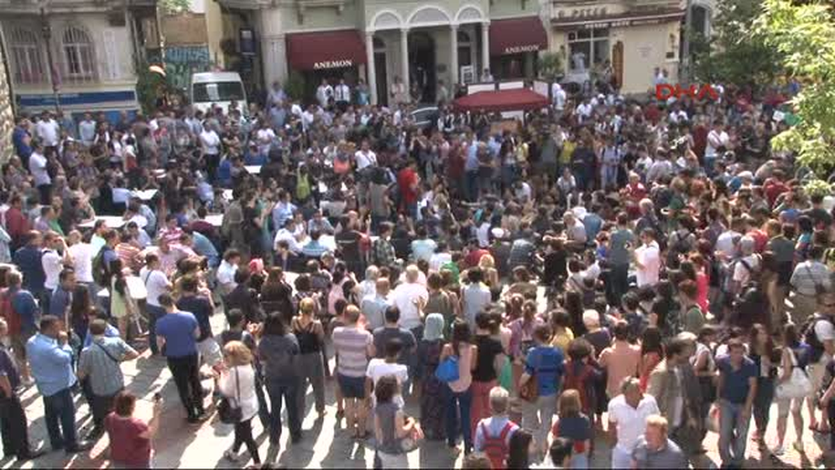 Galata Kulesi Dibindeki Eylemde Kavga Çıktı