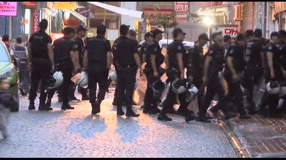 İstanbul Polisi, Kumkapı\'da Geniş Çaplı Uygulama Yaptı.