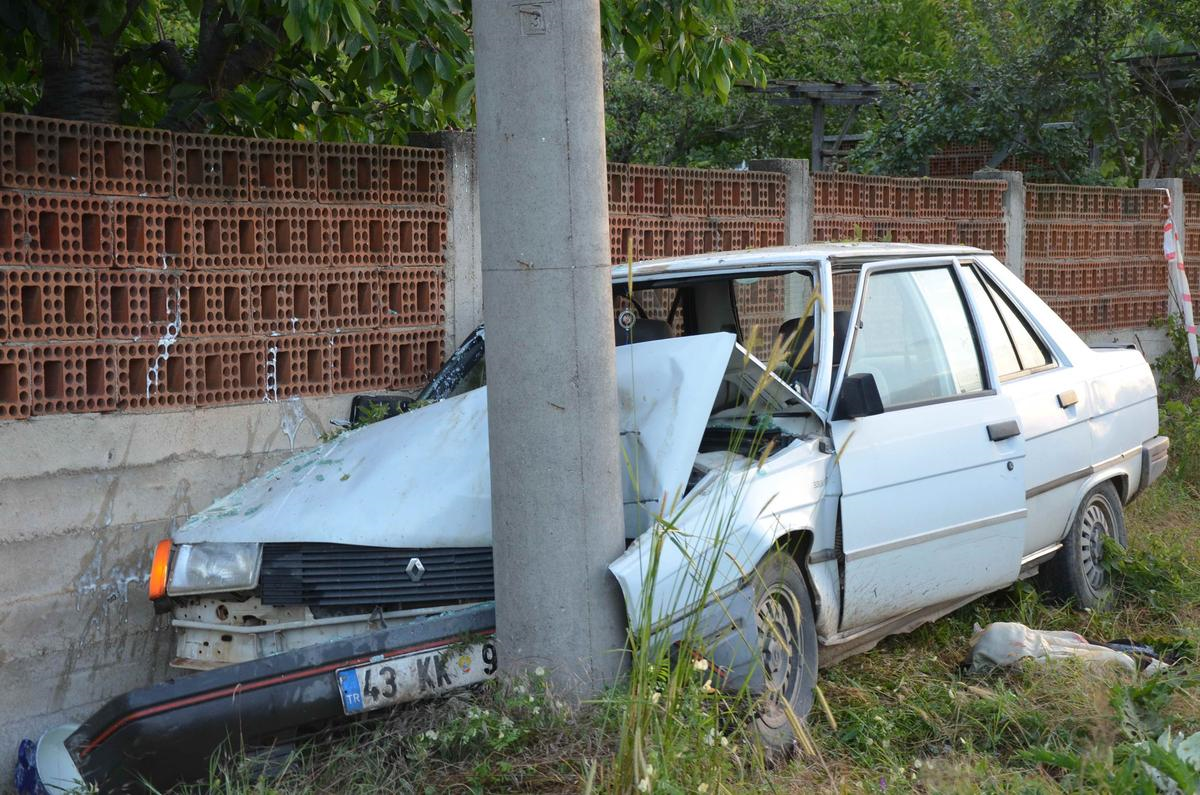 Kütahya\'da Trafik Kazası: 3 Yaralı
