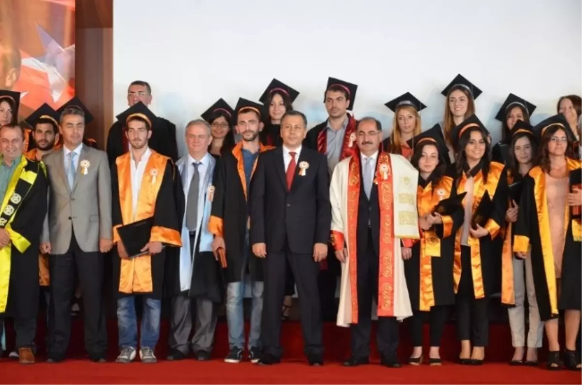 Namık Kemal Üniversitesi 2013-2014 Yılı Mezuniyet Töreni Gerçekleştirildi