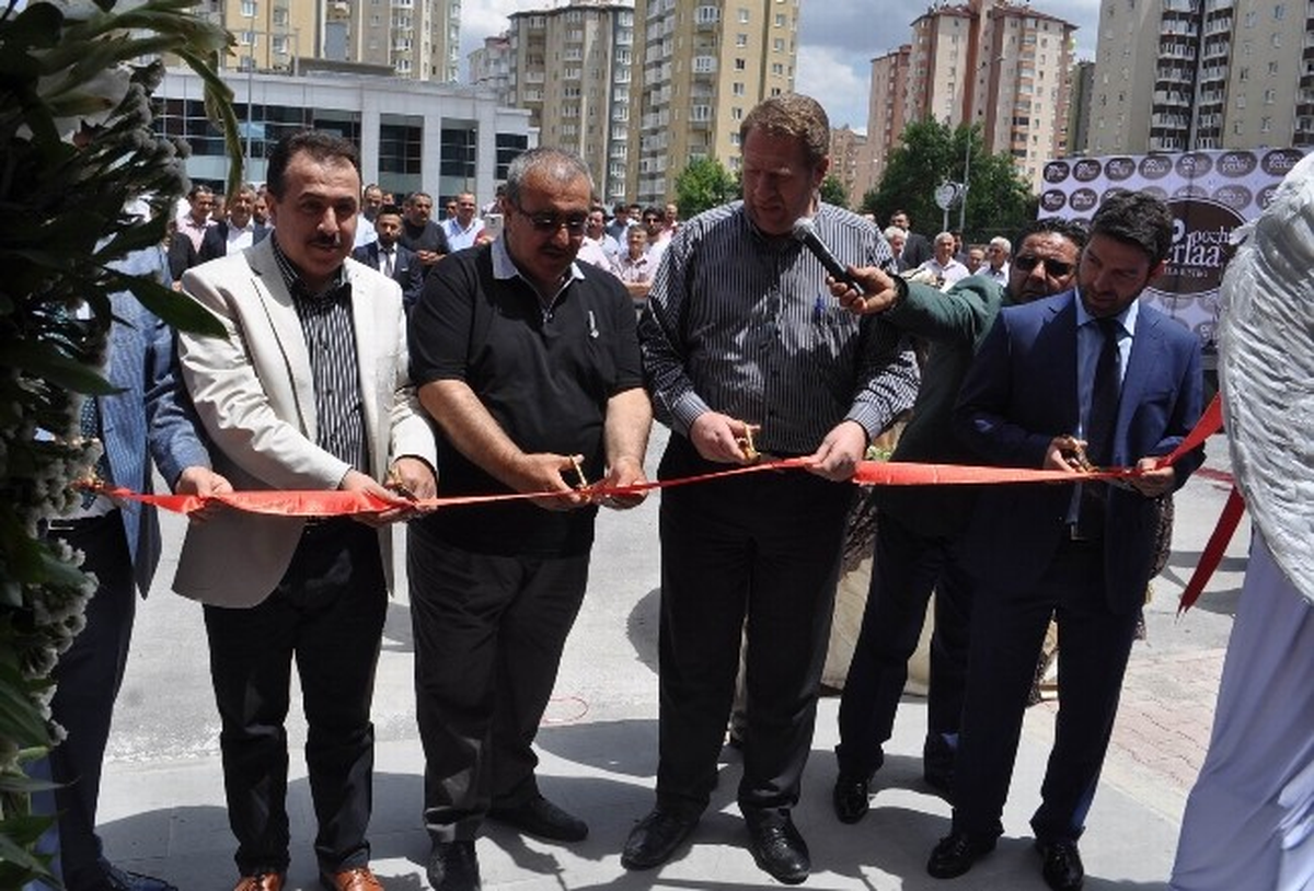 Perlaa Bistro Pochi Açıldı
