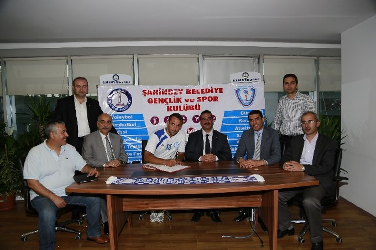 Şahinbey Belediye Voleybol Takımı\'nda Bir İmza Daha