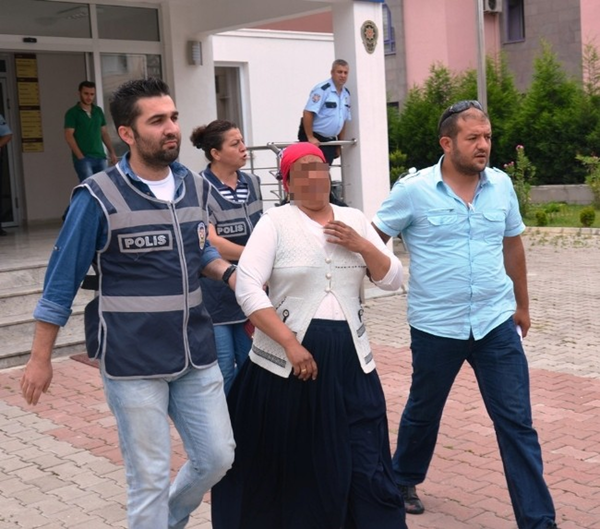 Sapanca\'da Fuhuş Operasyonu: 4 Gözaltı