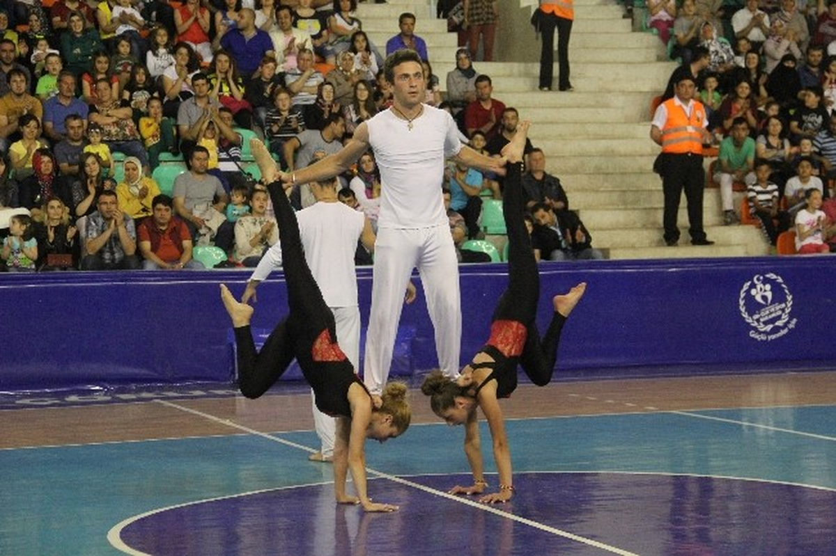 Akrobasi Gösterisi Hitit Fuar ve Festivali\'ne Renk Kattı