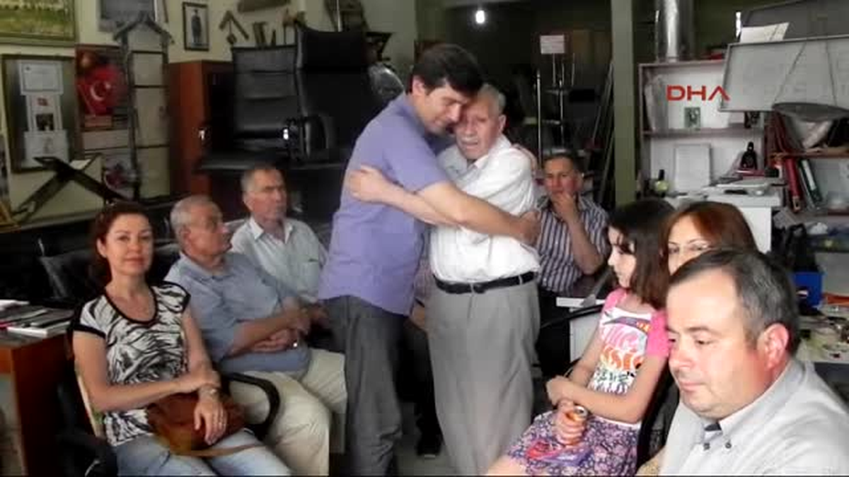Babasını İşyerinde Ziyaret Etti
