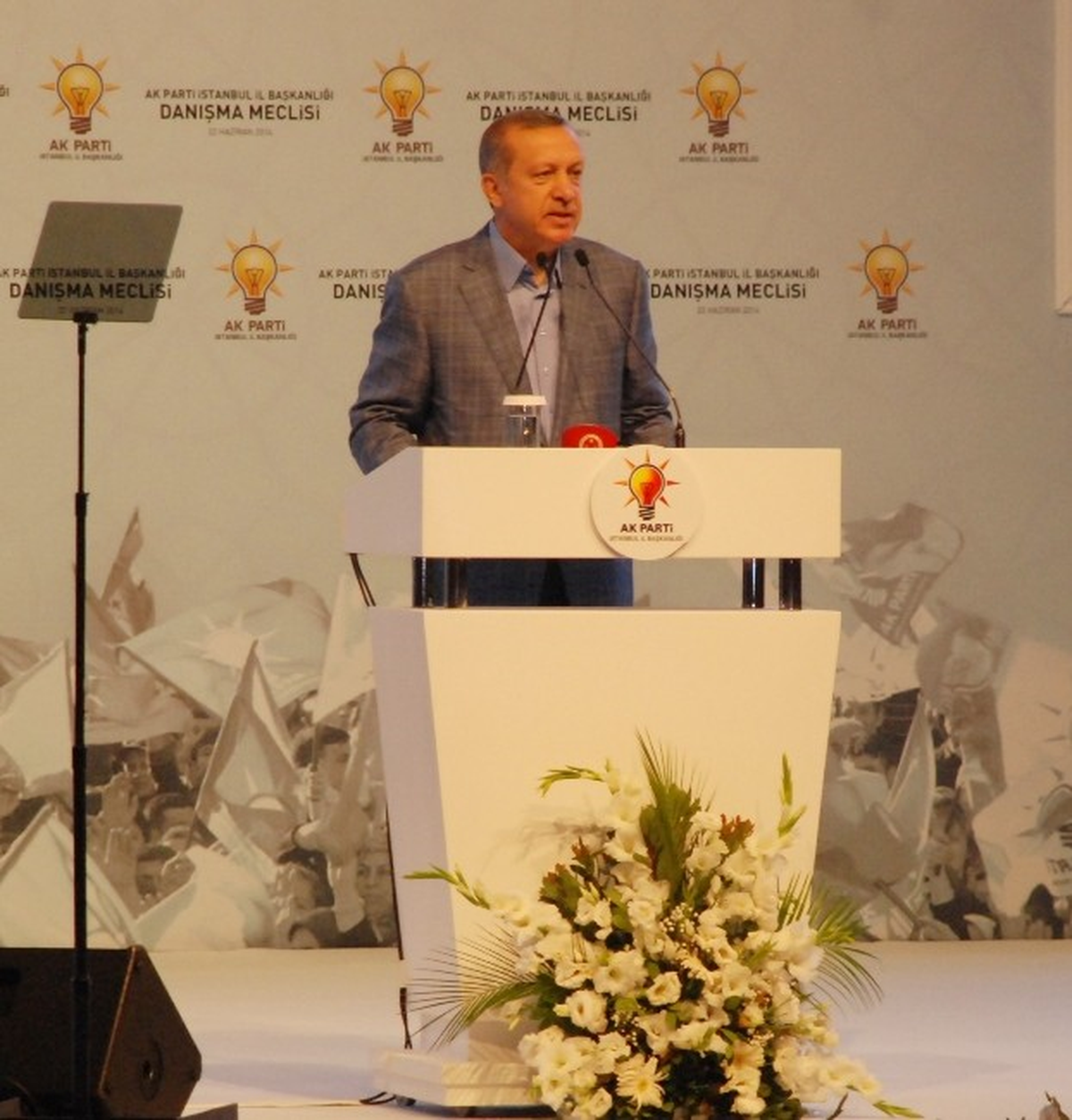 Başbakan Erdoğan: "Demokrasi Sandıkta Başlar ve Tecelli Eder"
