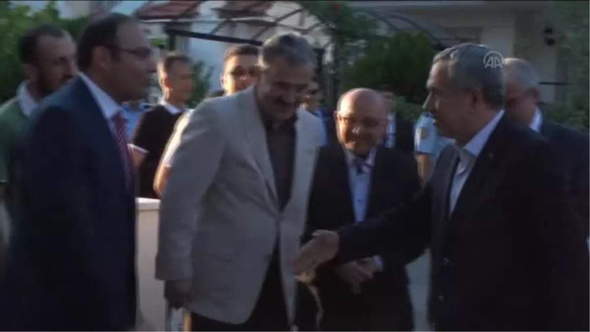 Başbakan Yardımcısı Arınç nikah şahitliği yaptı -