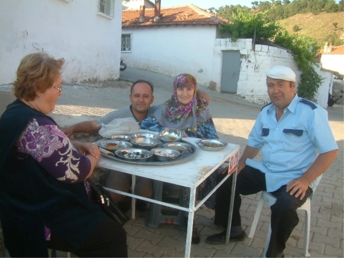 Burhaniye\'nin Düğün Yemekleri İlgi Görüyor