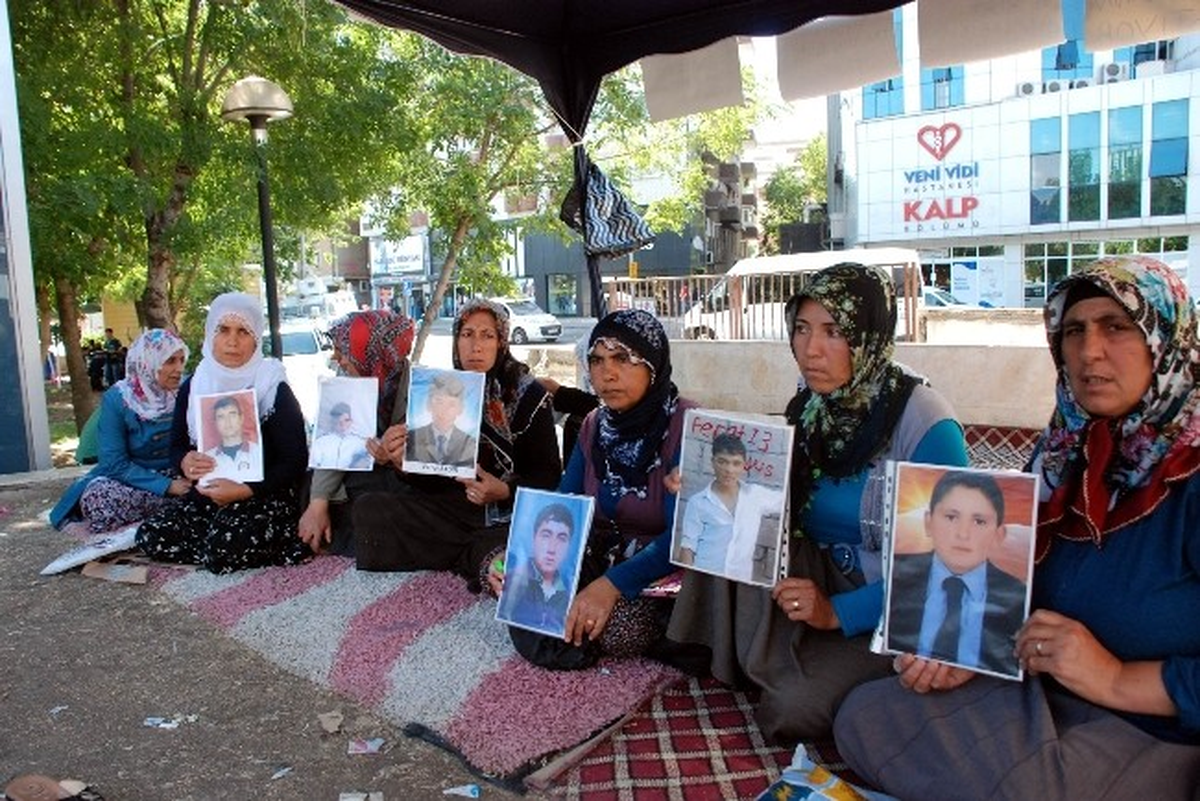 Diyarbakır\'daki Aileler Cumhurbaşkanı ve Başbakan ile Görüşecek