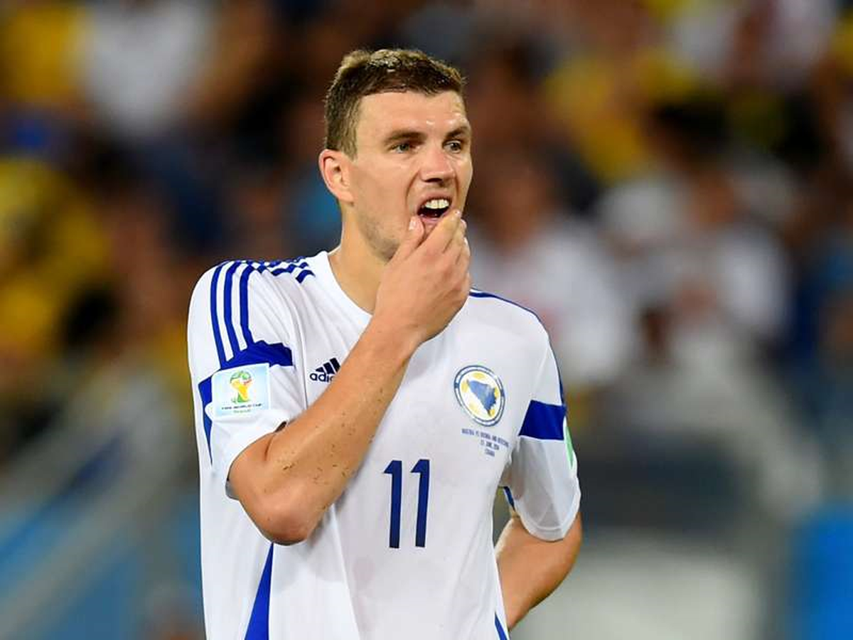 Dzeko Hakeme Fena Patladı!